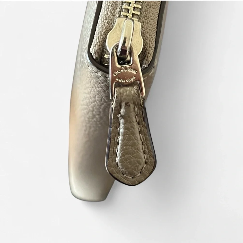 Coach‎ Zippy Leather Long Wallet